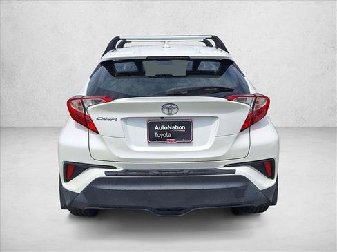 Used 2020 Toyota C-HR XLE FWD image 6