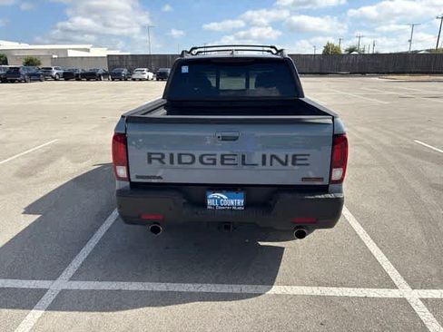 Used 2025 Honda Ridgeline TrailSport image 4