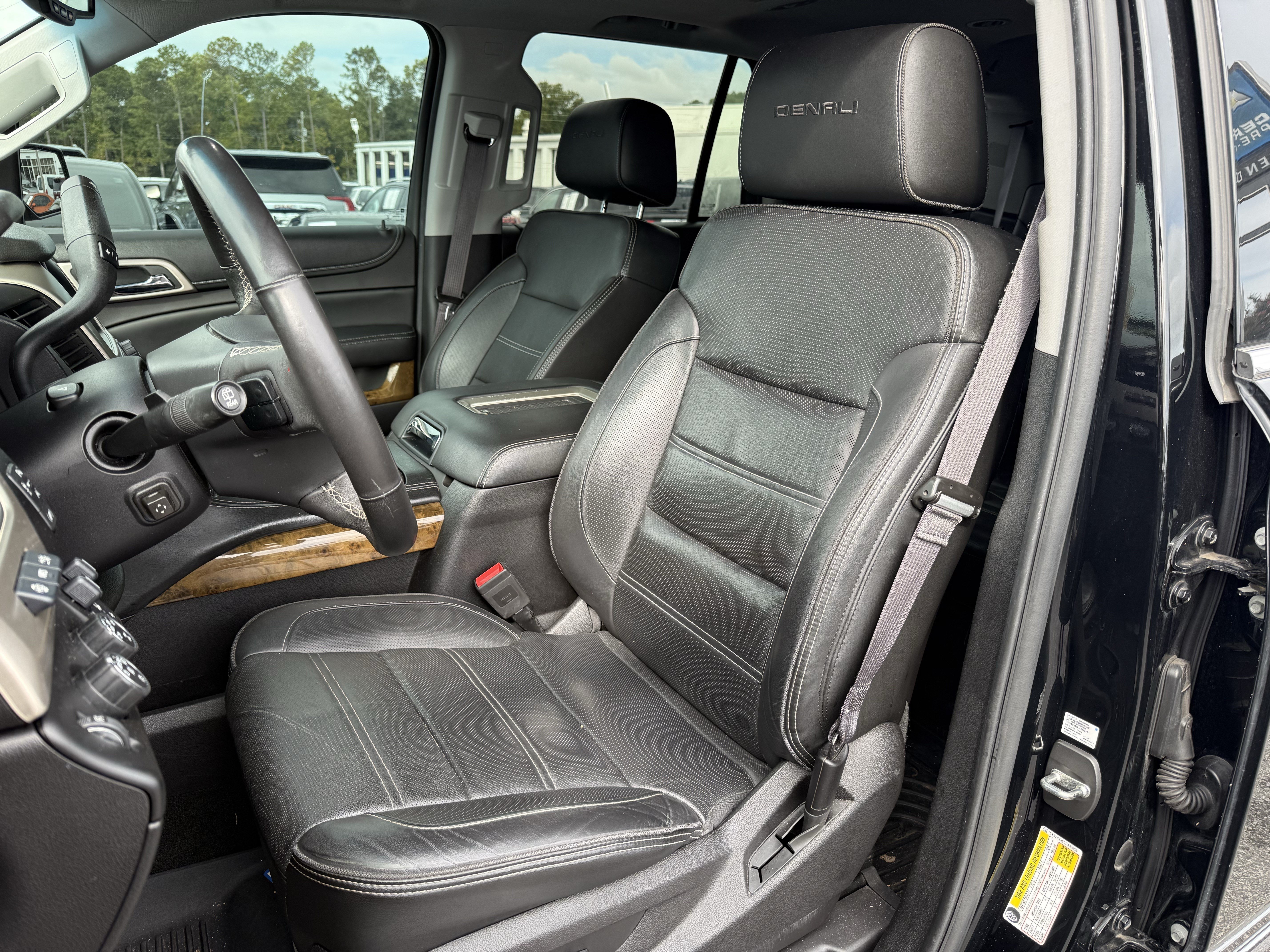 Used 2016 GMC Yukon Denali w/ Open Road Package AWD/4WD image 7