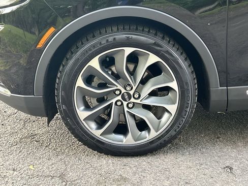 Used 2023 Lincoln Nautilus Reserve AWD/4WD image 10