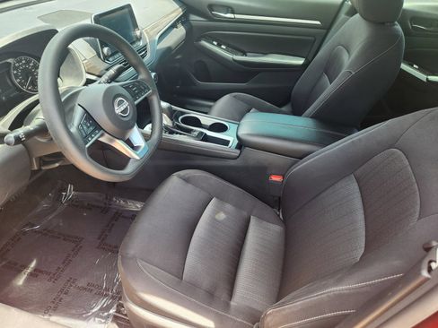 Used 2023 Nissan Altima 2.5 SV FWD image 16