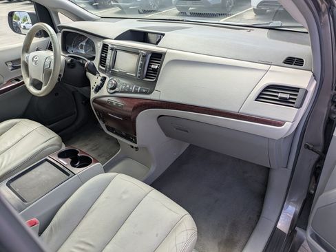 Used 2024 Nissan Sentra SV w/ All-Weather Package FWD image 37