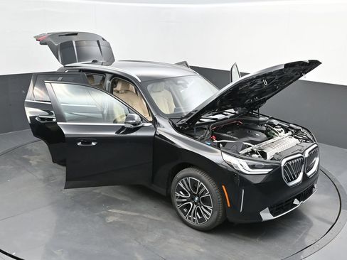 Used 2025 BMW X3 xDrive30i w/ Premium Package image 48
