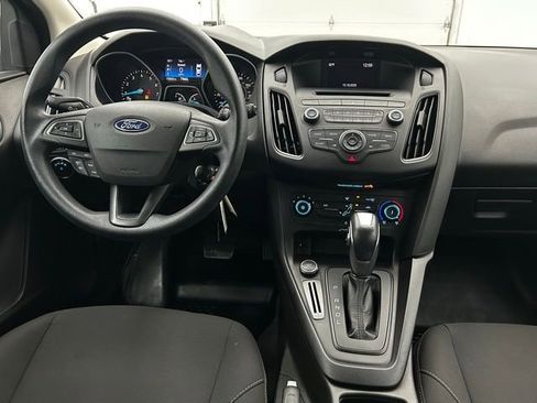 Used 2016 Ford Focus SE w/ SE Power Seat Package image 24