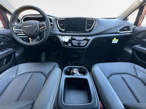 New 2026 Chrysler Pacifica Select FWD image 20