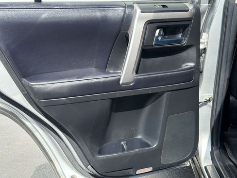 Used 2018 Toyota 4Runner SR5 RWD image 30