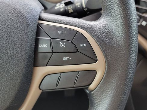 Used 2018 Jeep Cherokee Latitude image 28