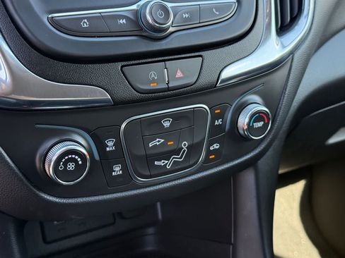 Used 2023 Chevrolet Equinox LT FWD image 18