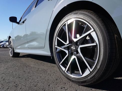 Certified 2025 Nissan Sentra SR image 6