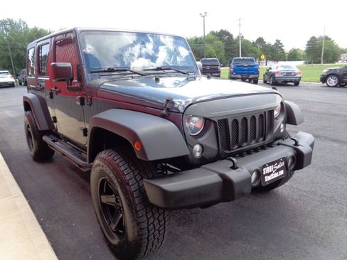 Used 2017 Jeep Wrangler Unlimited Sport w/ Quick Order Package 23S AWD/4WD image 4