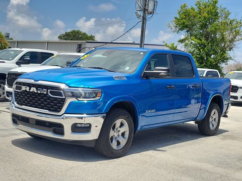 Used 2025 RAM 1500 Big Horn AWD/4WD image 2
