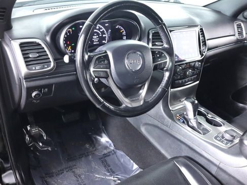 Used 2020 Jeep Grand Cherokee Limited w/ Luxury Group II image 9