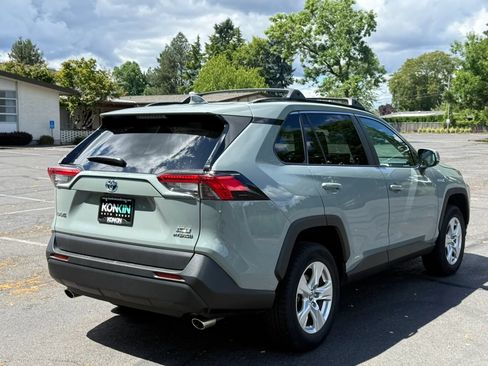 Used 2020 Toyota RAV4 XLE w/ Convenience Package AWD/4WD image 6
