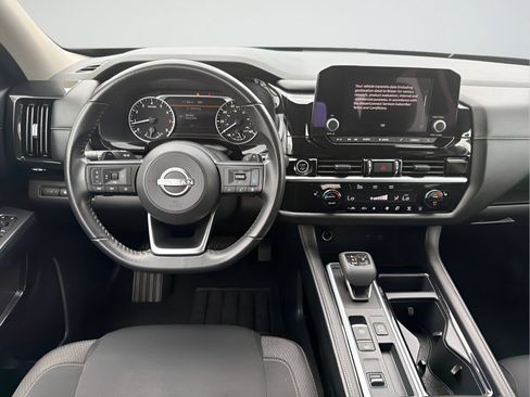 Used 2024 Nissan Pathfinder SV FWD image 28