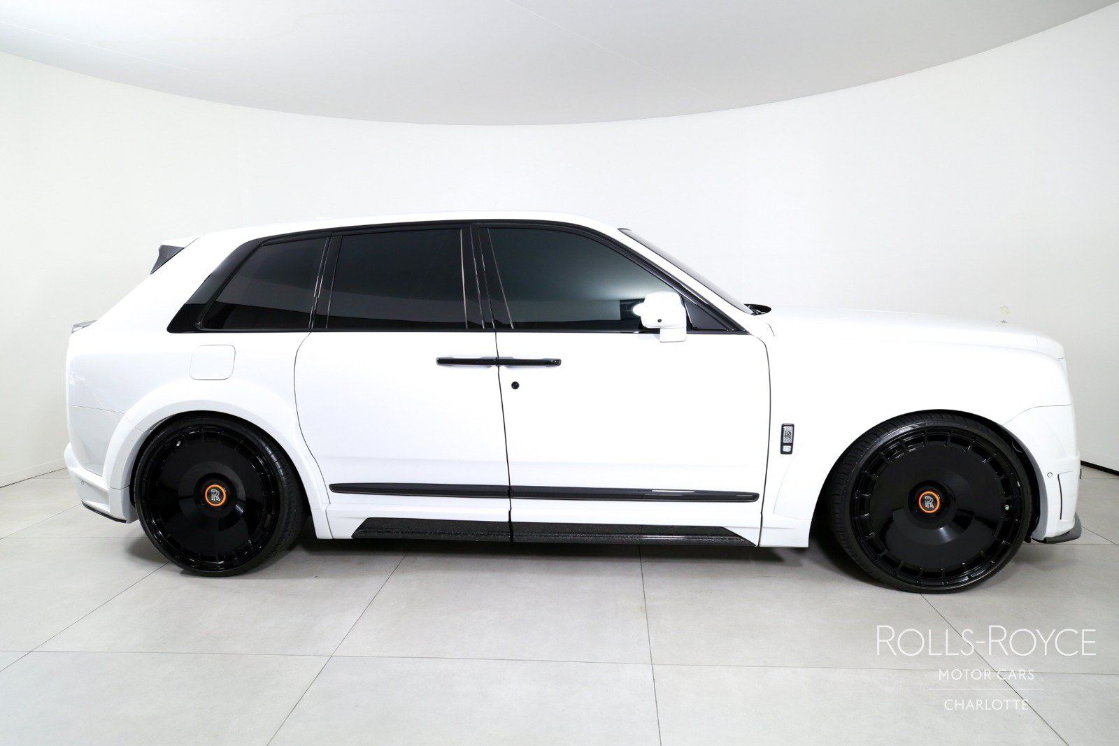 Used 2025 Rolls-Royce Cullinan AWD/4WD image 10