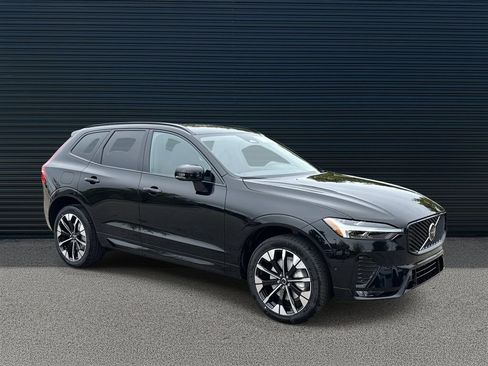 New 2026 Volvo XC60 B5 Plus w/ Climate Package image 3
