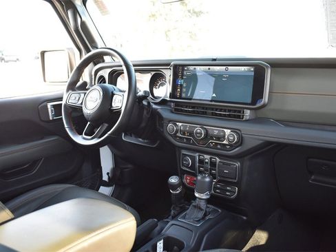 Used 2024 Jeep Gladiator Mojave image 35