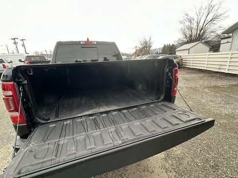 Used 2022 RAM 1500 Limited w/ Body-Colour Bumper Group image 31