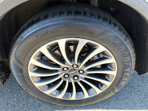 Used 2021 Lincoln Aviator Reserve w/ Equipment Group 201A image 20