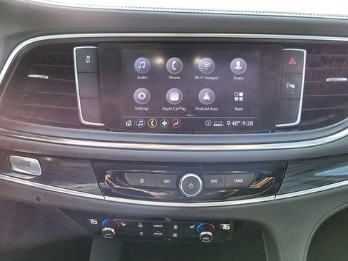 Used 2020 Buick Enclave Essence FWD image 17