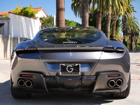Used 2023 Ferrari Roma image 9