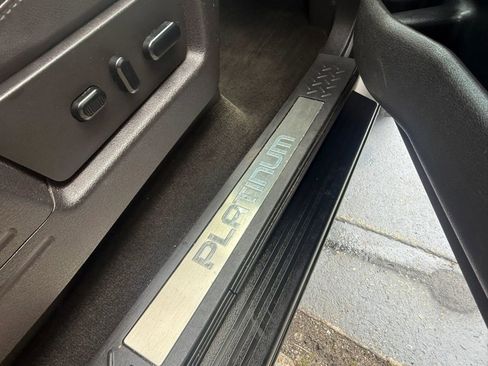 Used 2010 Ford F150 Platinum RWD image 15