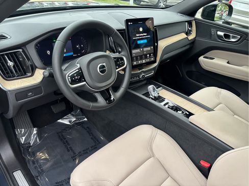 Used 2026 Volvo XC60 B5 Plus AWD/4WD image 18