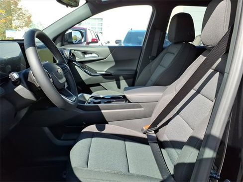 New 2026 Chevrolet Equinox LT w/ Safety and Technology Package image 7