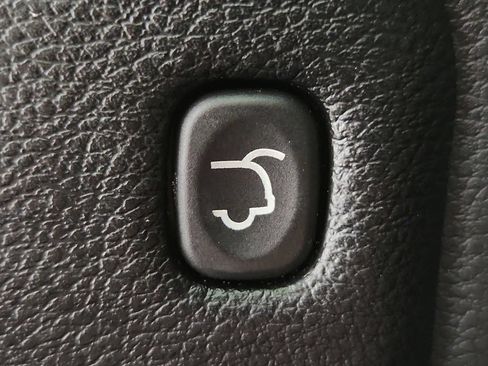 Used 2018 Jeep Grand Cherokee Altitude AWD/4WD image 34
