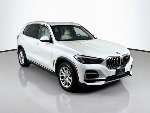 Used 2022 BMW X5 xDrive40i w/ Premium Package AWD/4WD image 3