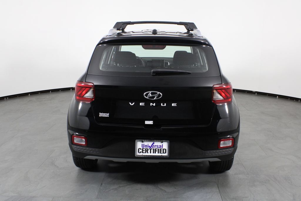 Certified 2026 Hyundai Venue SEL FWD image 11