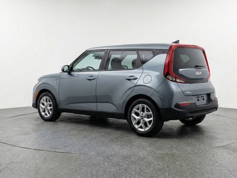 Used 2025 Kia Soul LX w/ LX Technology Package image 6