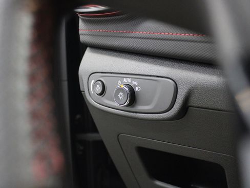 Used 2024 Chevrolet TrailBlazer RS image 30