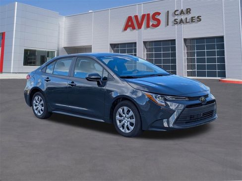 Used 2025 Toyota Corolla LE image 9