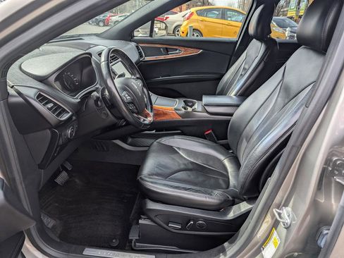 Used 2016 Lincoln MKX Reserve w/ Climate Package image 13