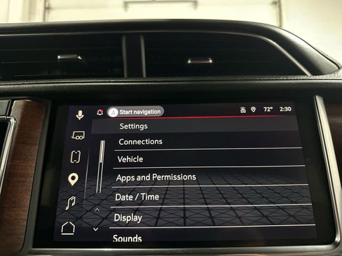 Used 2024 GMC Yukon Denali Ultimate AWD/4WD image 35