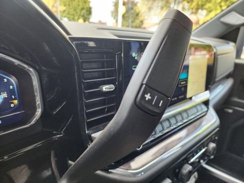 Used 2024 Chevrolet Silverado 2500 LTZ w/ LTZ Convenience Package image 34