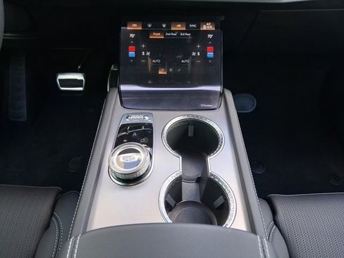 New 2026 Cadillac Vistiq Sport image 20