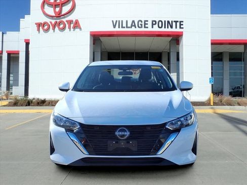 Used 2024 Nissan Sentra SV image 2