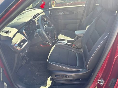 Used 2021 Chevrolet TrailBlazer RS w/ Convenience Package AWD/4WD image 3