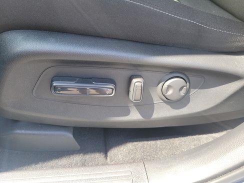 Used 2025 Honda CR-V EX image 16