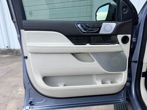 Used 2021 Lincoln Navigator Black Label w/ Cargo Convenience Package image 4