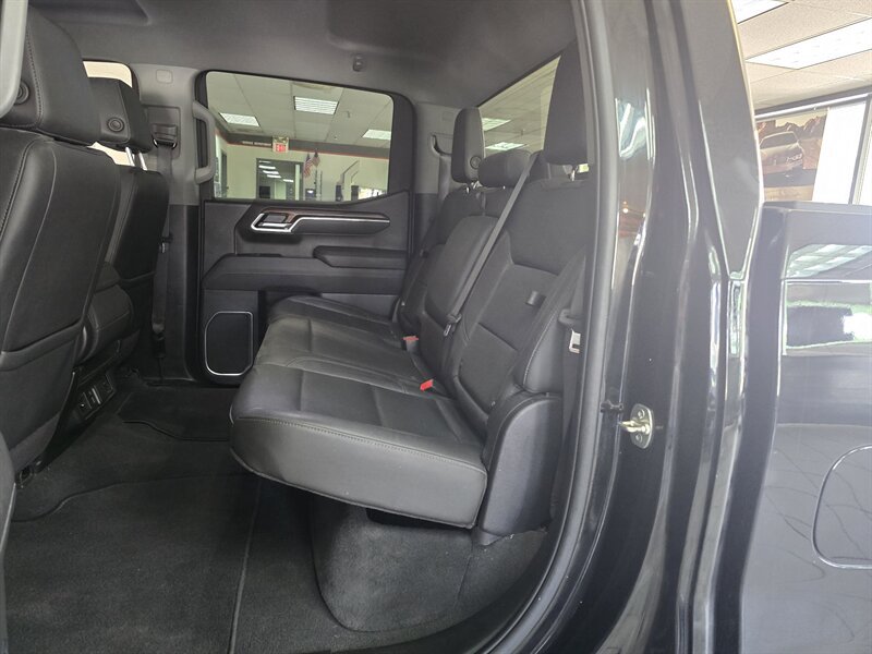 Used 2025 GMC Sierra 1500 SLT AWD/4WD image 21