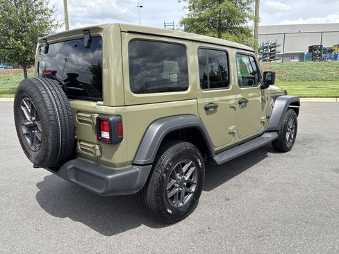Used 2026 Jeep Wrangler Unlimited Sport AWD/4WD image 9