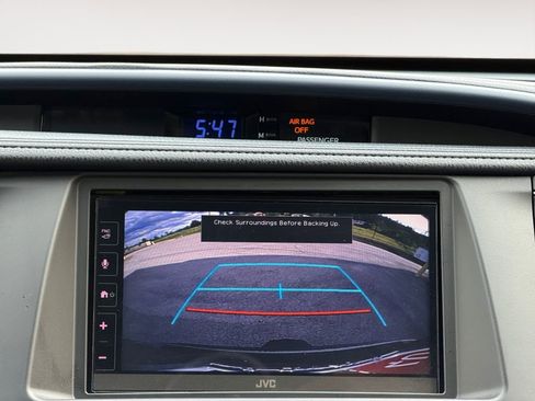 Used 2017 Toyota Highlander XLE FWD image 12