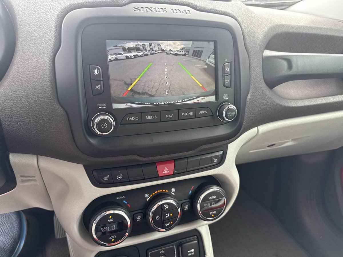 Used 2017 Jeep Renegade Limited AWD/4WD image 26