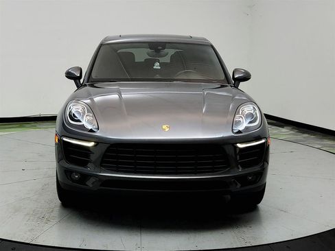 Used 2018 Porsche Macan AWD/4WD image 2
