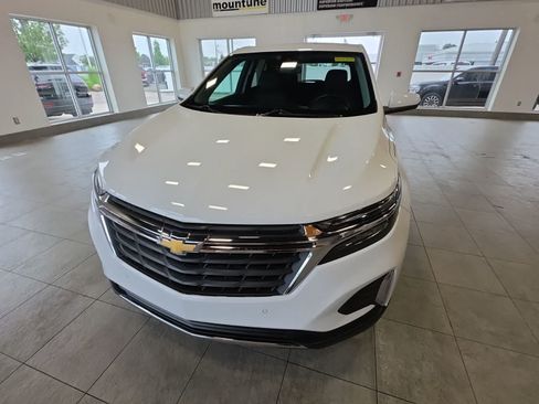 Used 2023 Chevrolet Equinox LT FWD image 3