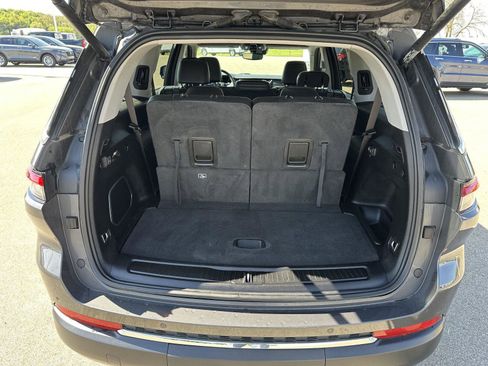 Used 2022 Jeep Grand Cherokee L Limited AWD/4WD image 7