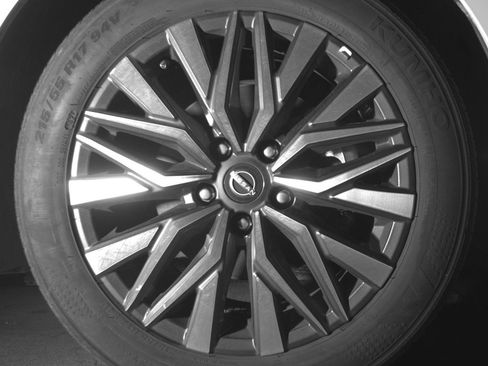 Used 2025 Nissan Altima 2.5 SV FWD image 12